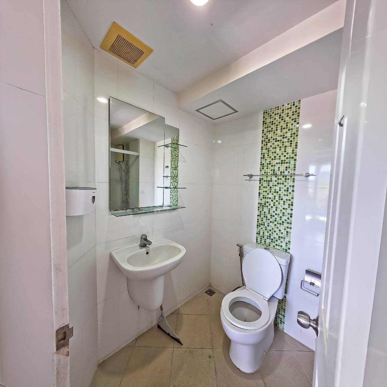 Plus 2 Condominium WR-04278 11