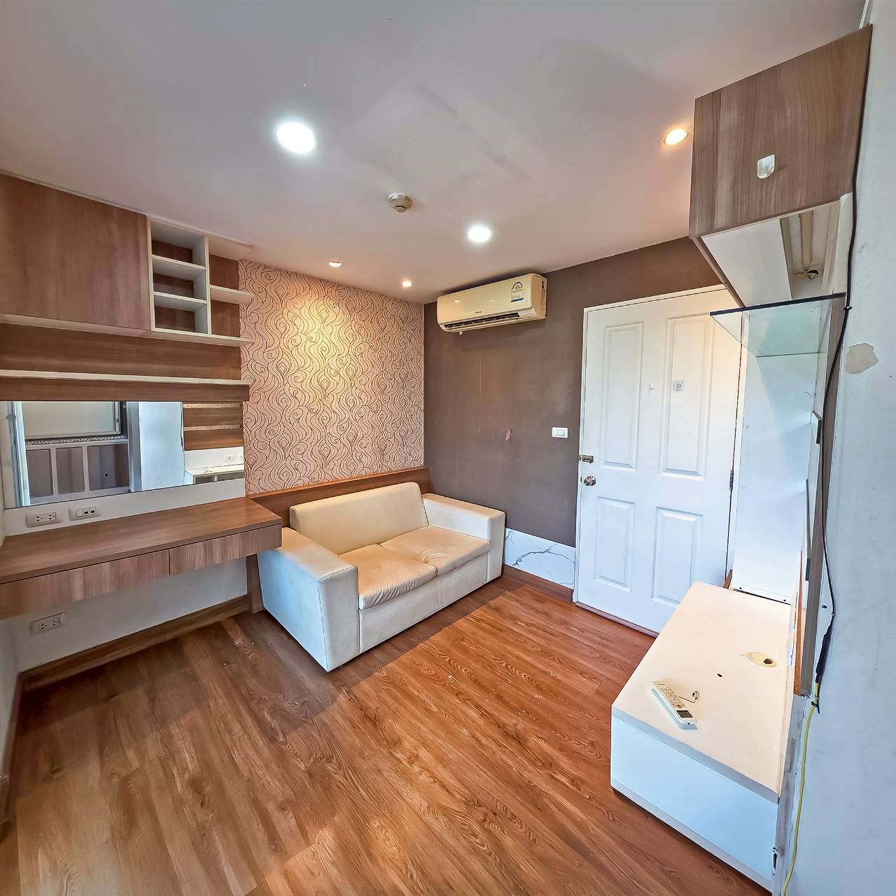 Plus 2 Condominium WR-04278 2