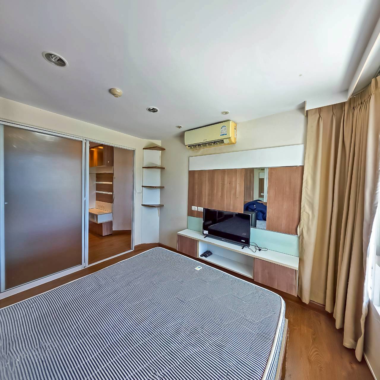 Plus 2 Condominium WR-04278 6