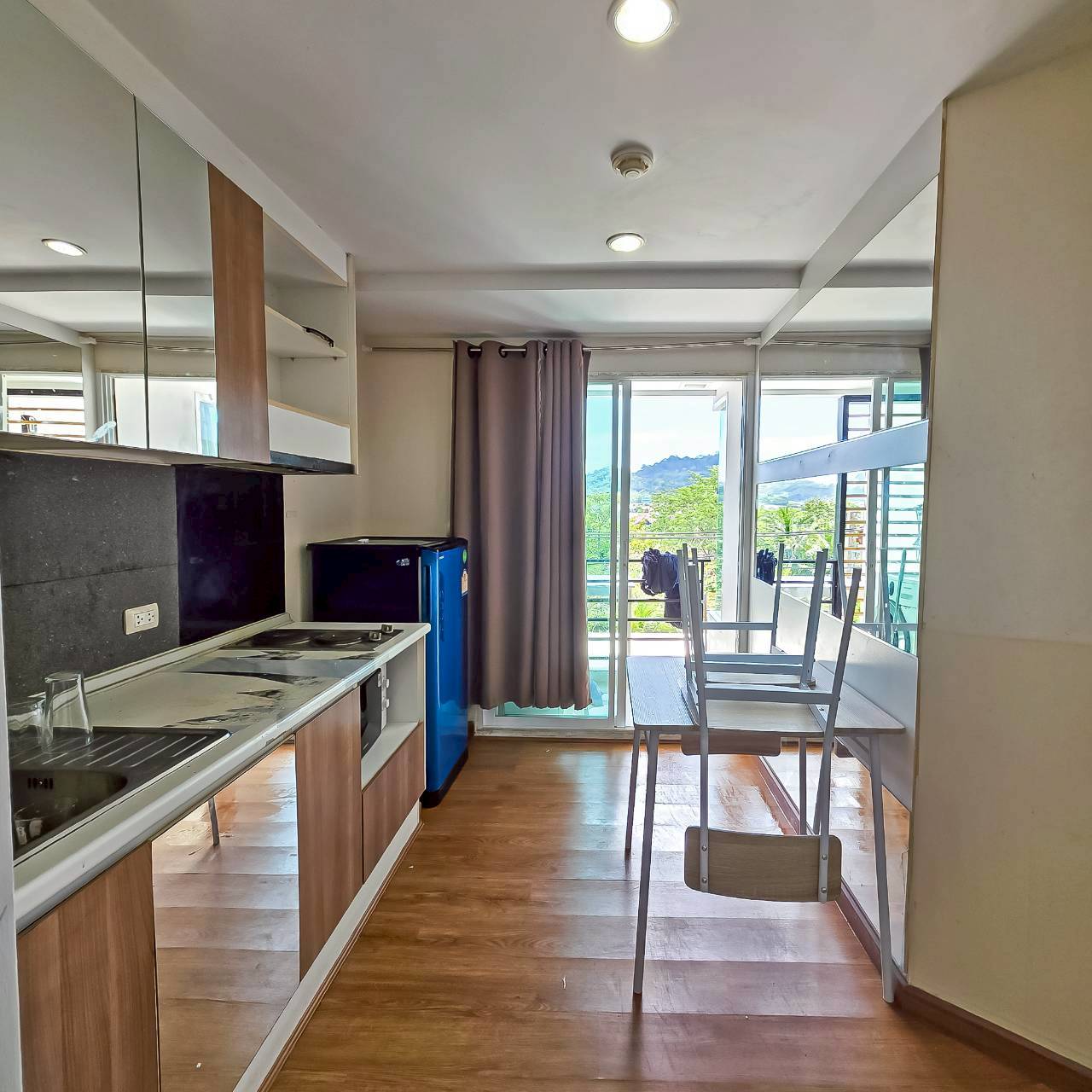 Plus 2 Condominium WR-04278 7