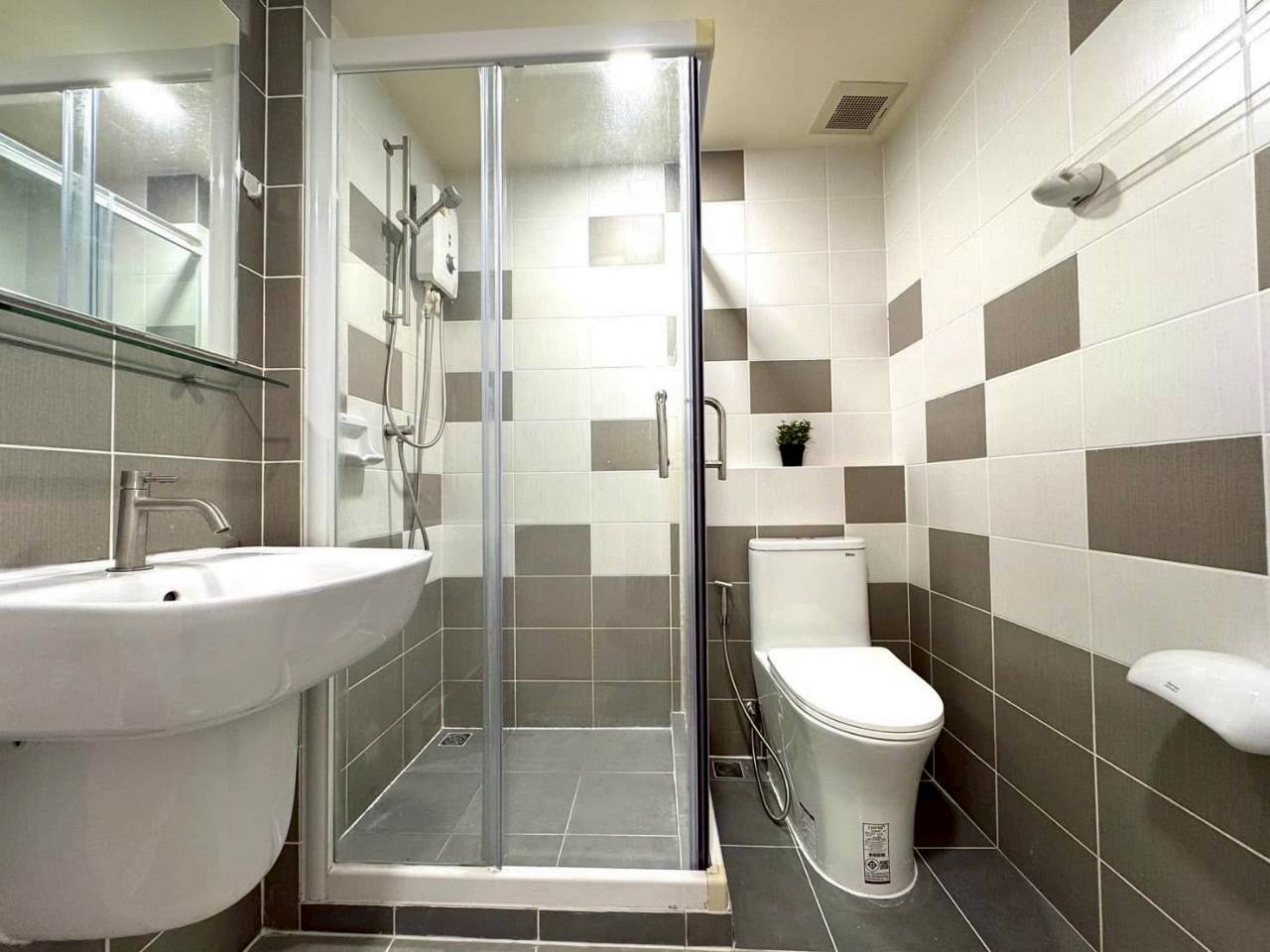 Zcape 3 Condominium WR-04288 10