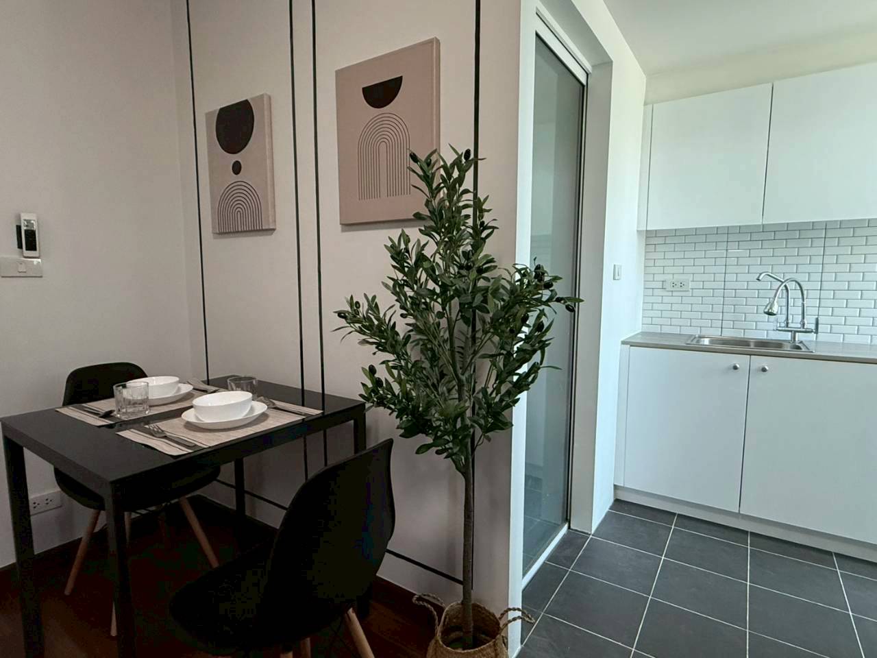 The Wide Condominium WR-04299 11