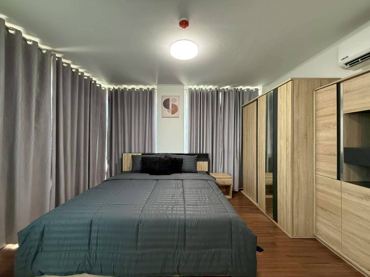 The Wide Condominium WR-04299 2