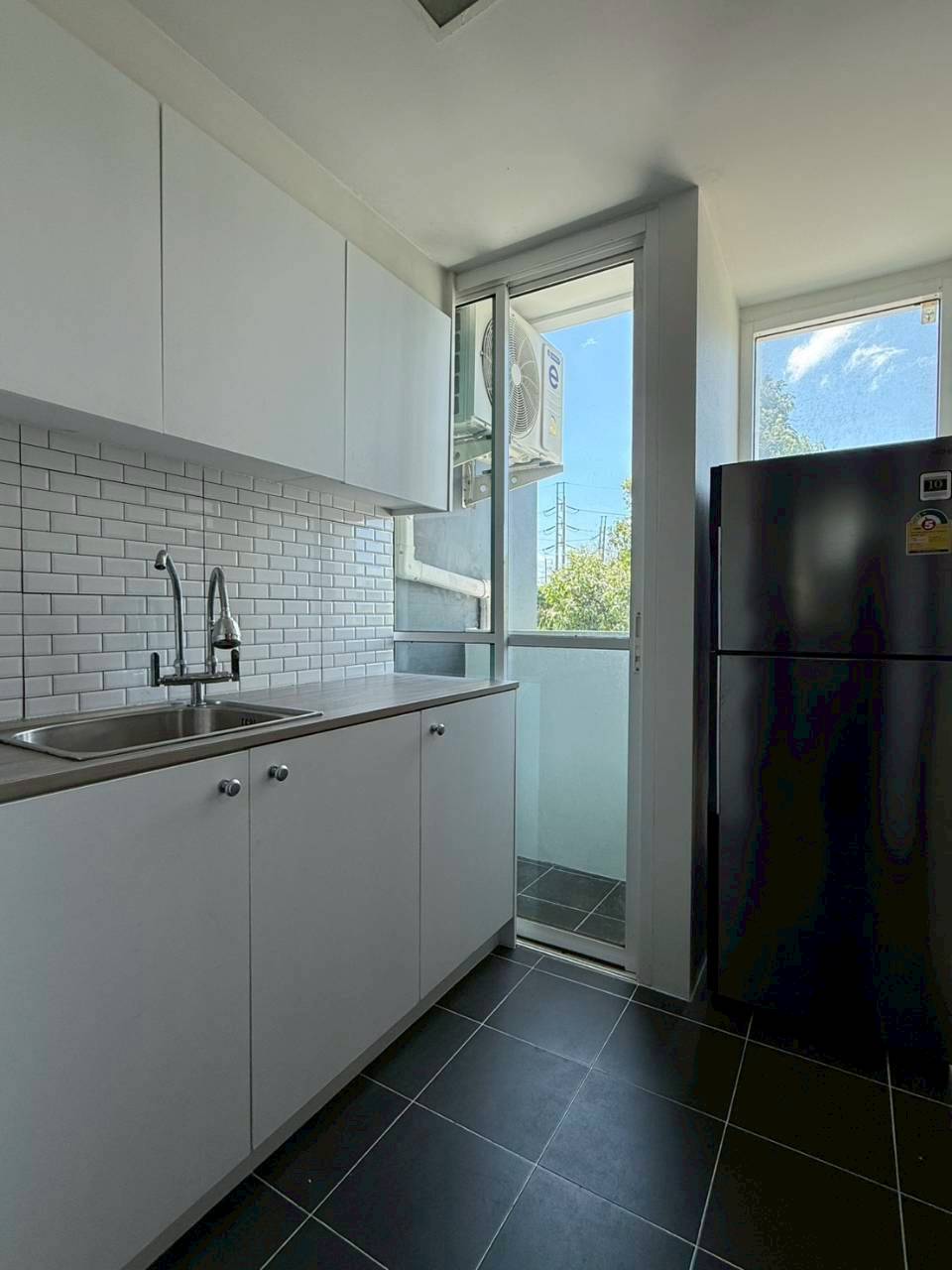 The Wide Condominium WR-04299 5