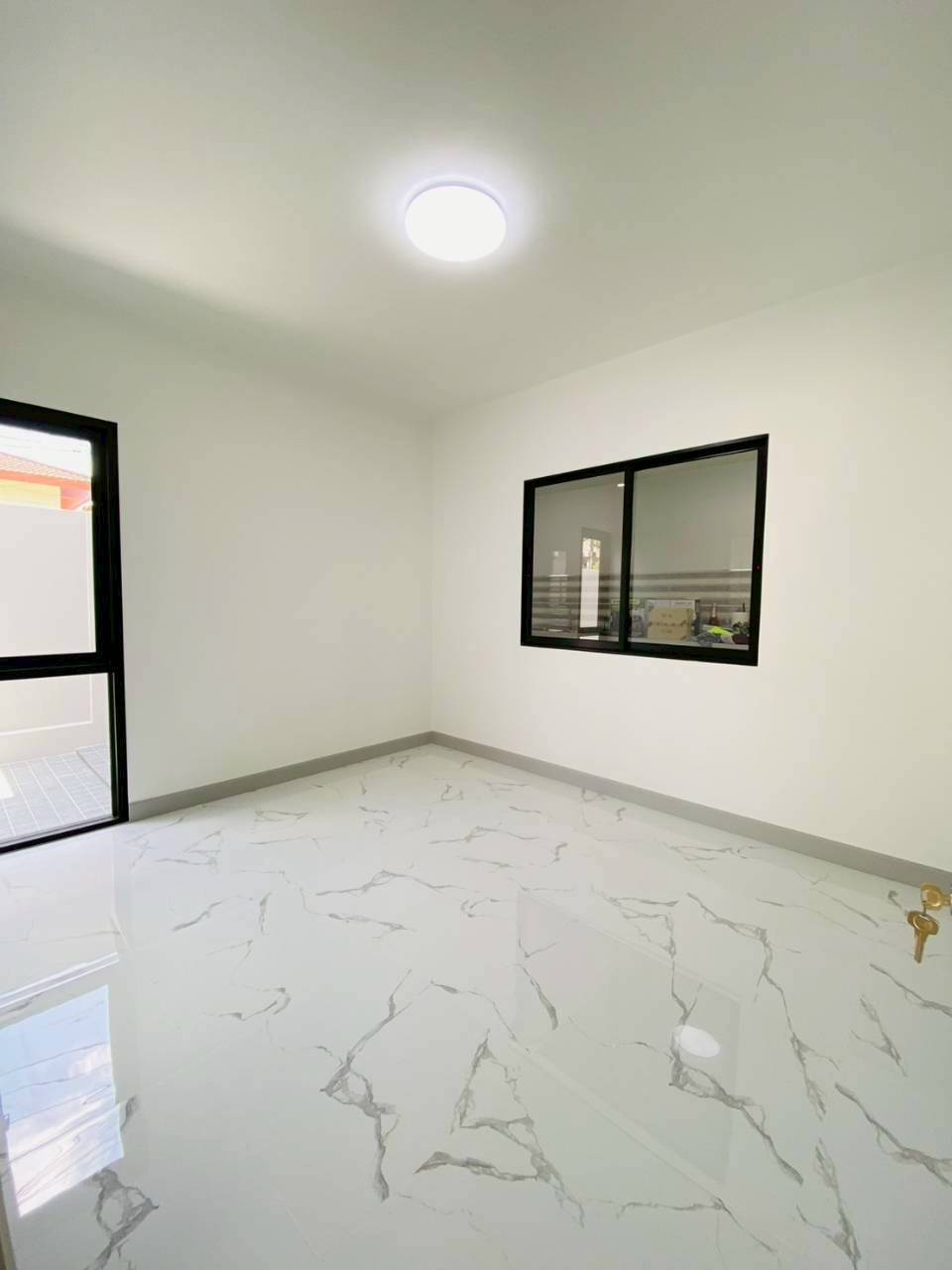 หมู่บ้านตะวันเพลส WR-04304 4