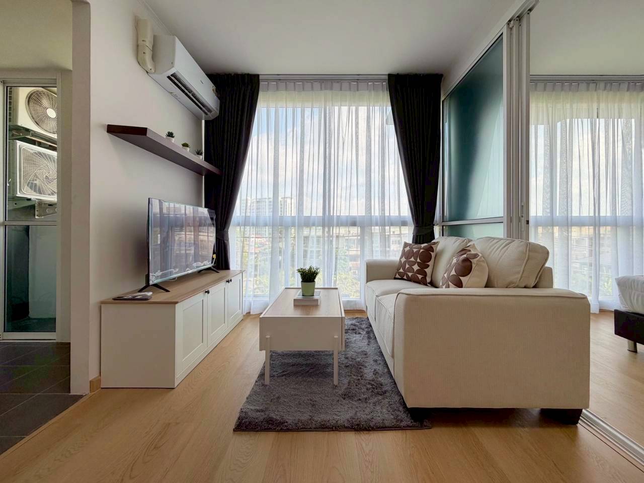 The Wide Condominium WR-04307 3