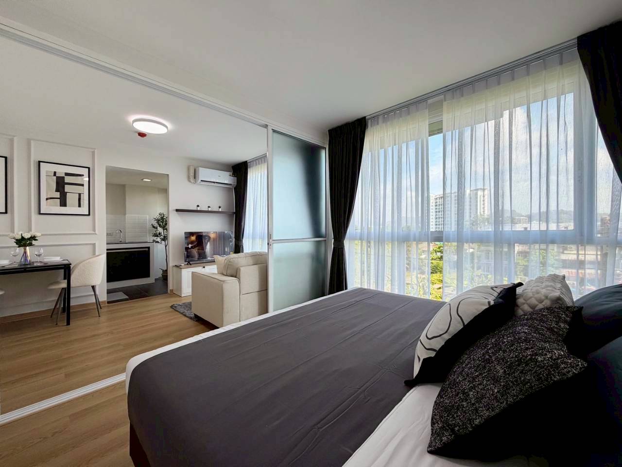 The Wide Condominium WR-04307 6