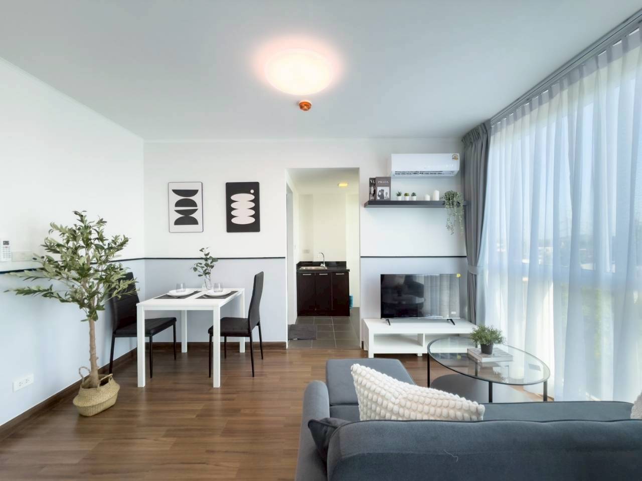 The Wide Condominium WR-04308 3