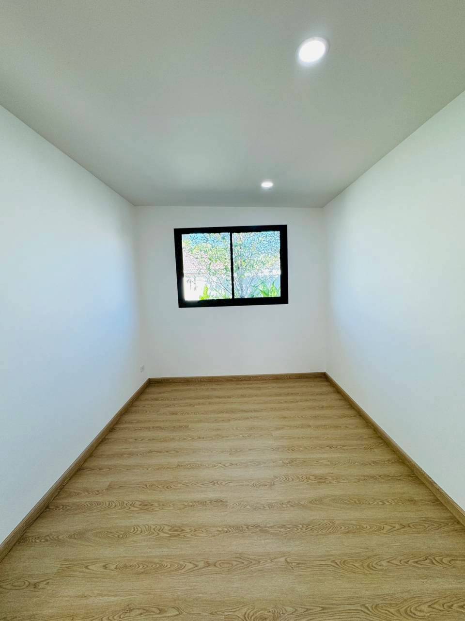 หมู่บ้านธนาภา ท่าเรือ WR-04317 6