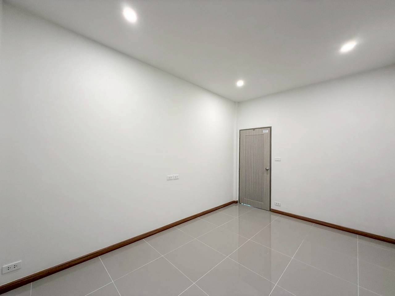 หมู่บ้านธนาทาวน์โฮม WR-04325 5