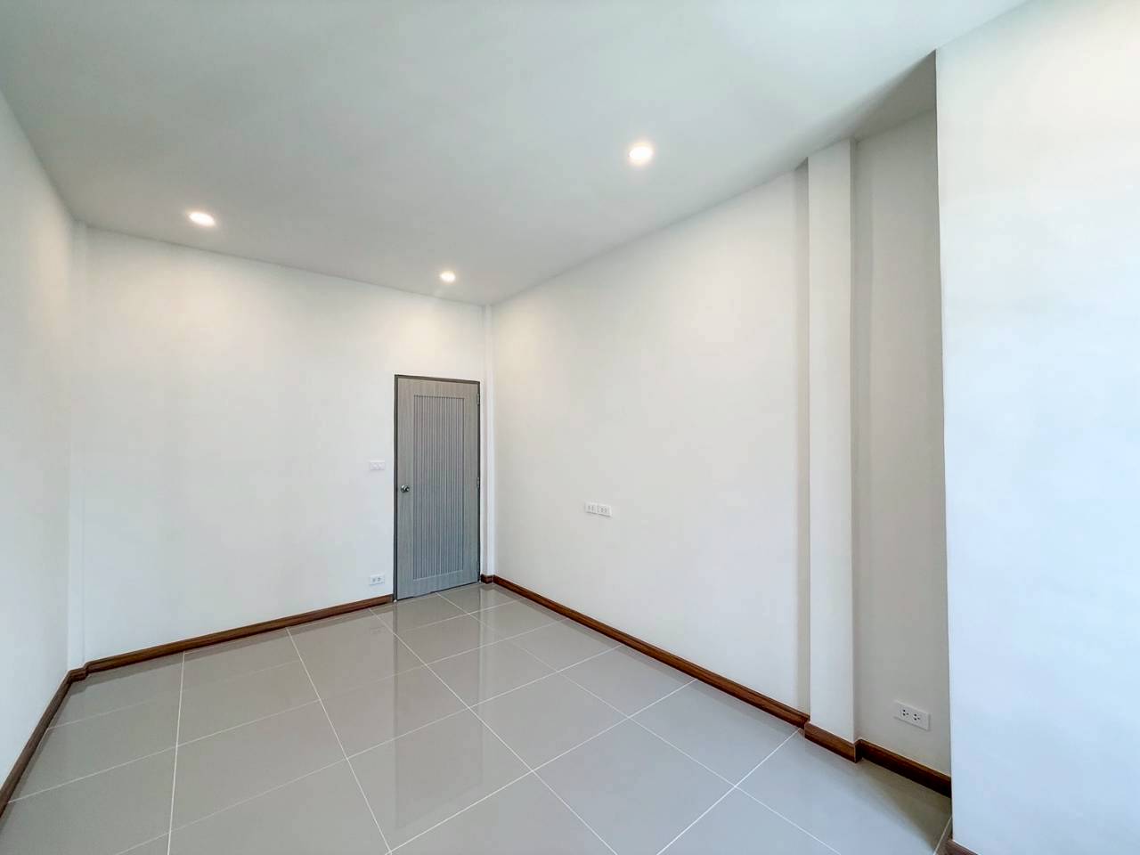 หมู่บ้านธนาทาวน์โฮม WR-04325 8