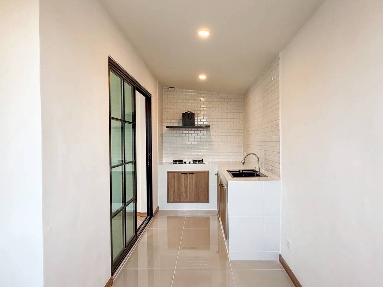 หมู่บ้านธนาทาวน์โฮม WR-04325 9