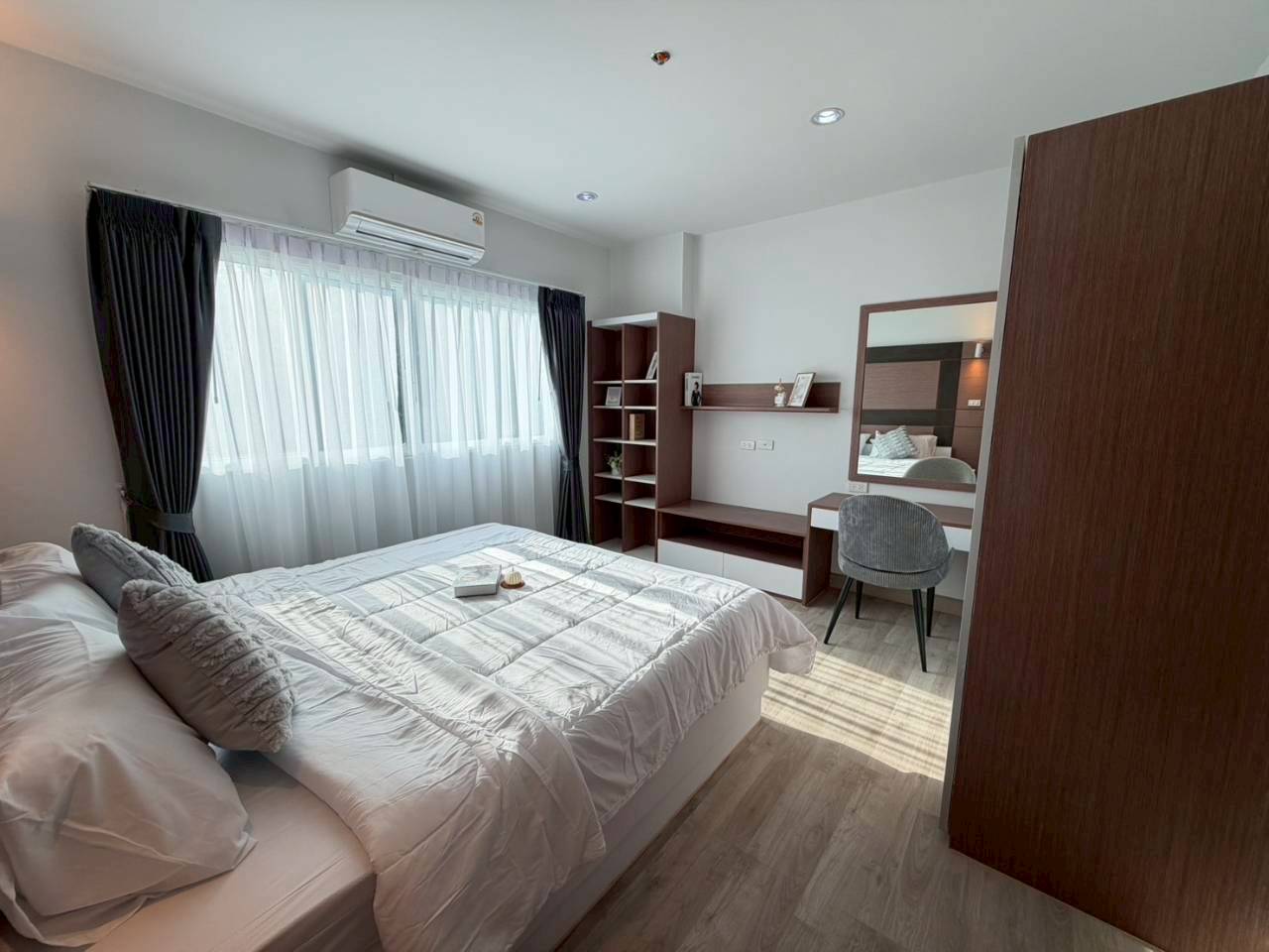 Phanason The Green Place Condominium WR-04334 4