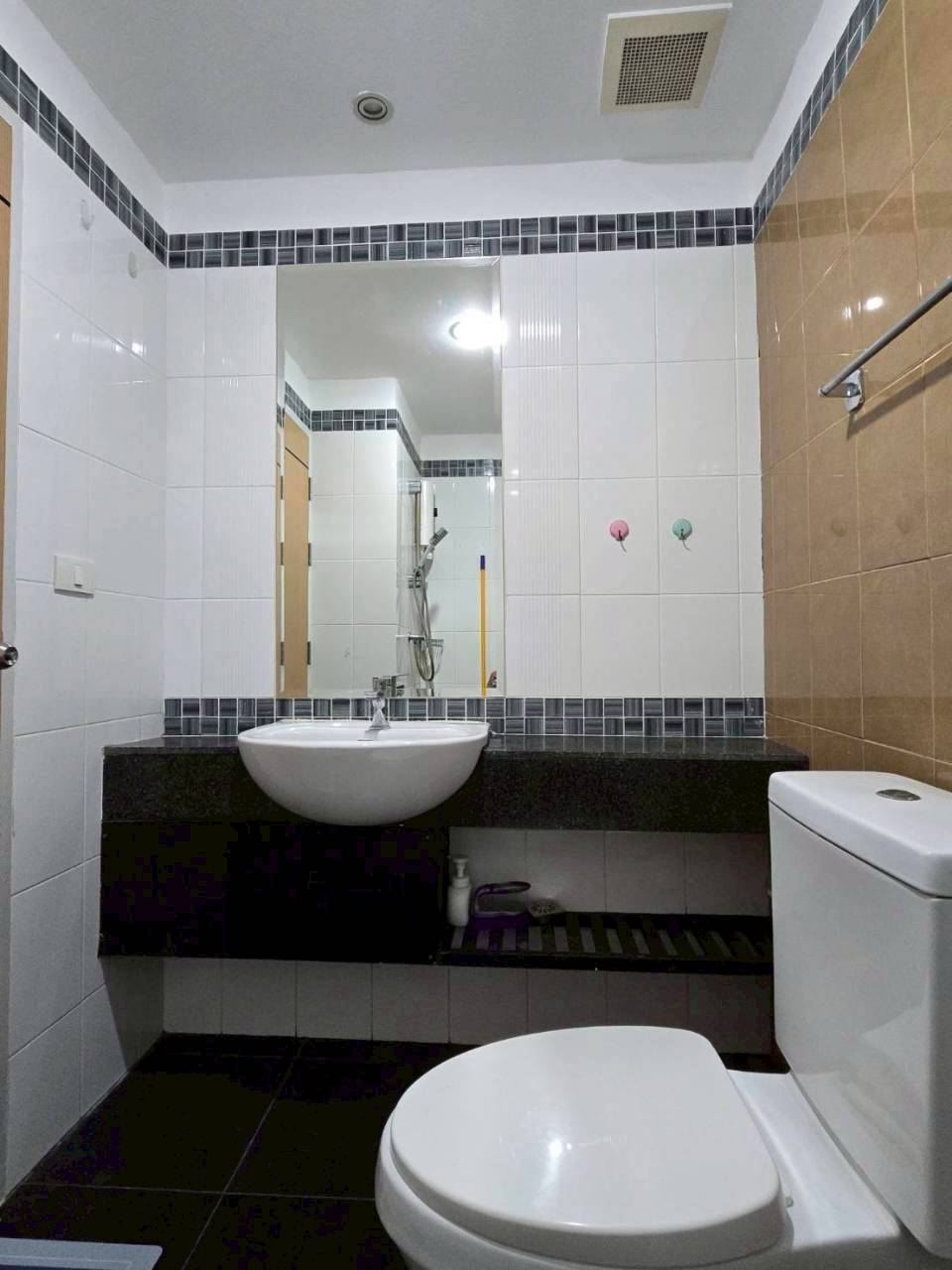 Ratchaporn Place WR-04348 11