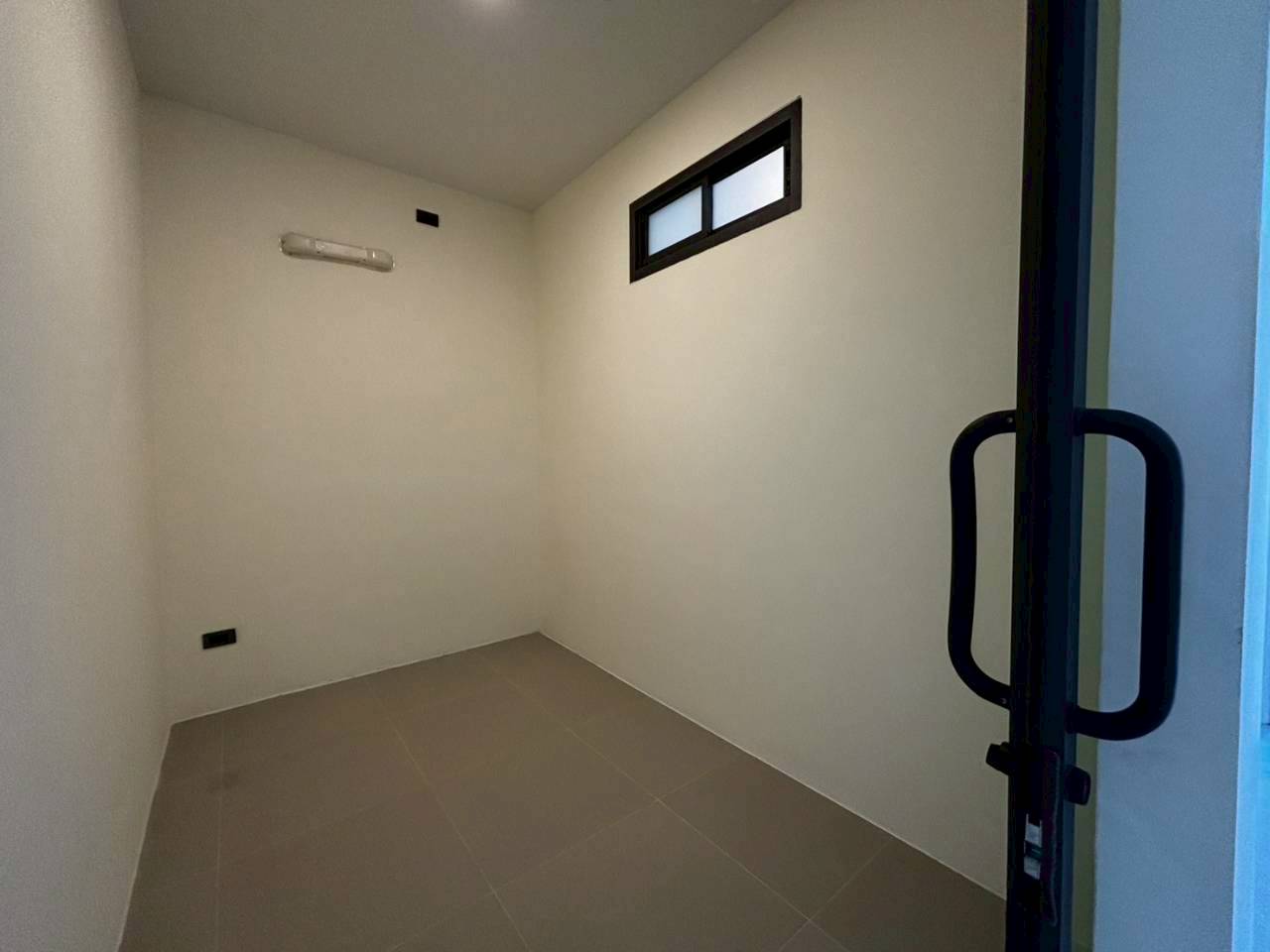 ทาวน์โฮมสไตล์โมเดิร์น WR-04363 7