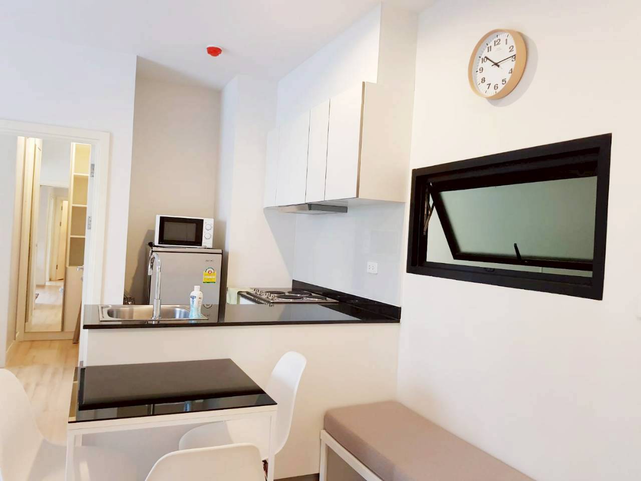 The Base Uptown WR-04370 6