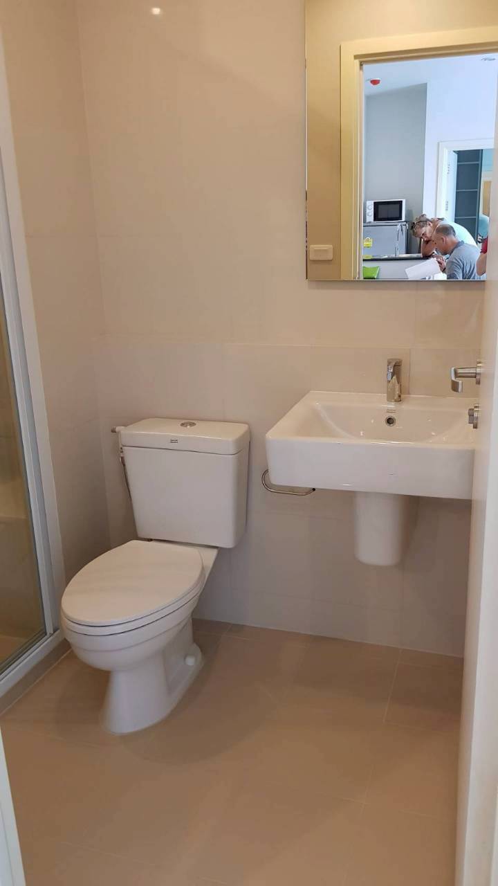 The Base Uptown WR-04370 8