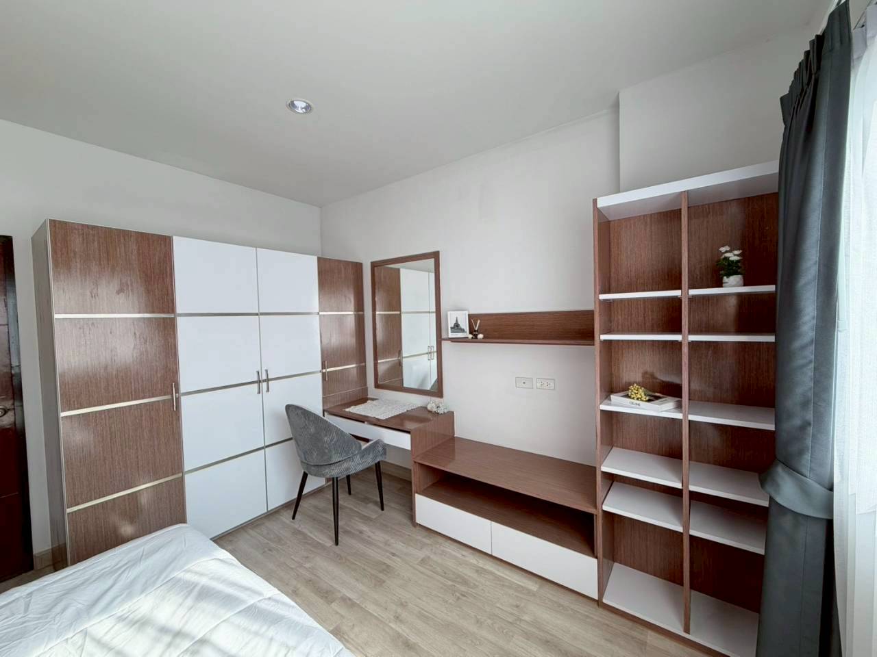 Phanason The Green Place Condominium WR-04381 10