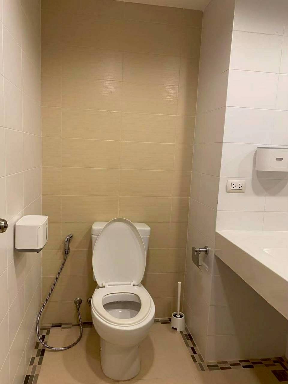 The Light Condominium WR-04398 11