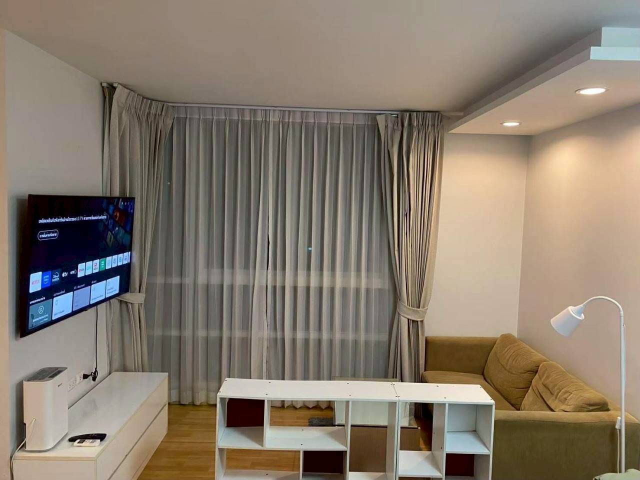 The Light Condominium WR-04398 3