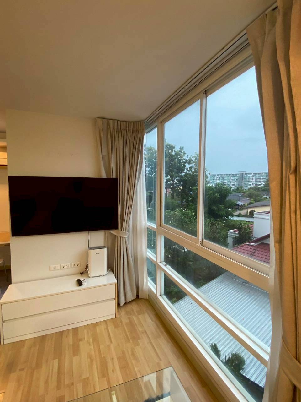 The Light Condominium WR-04398 4