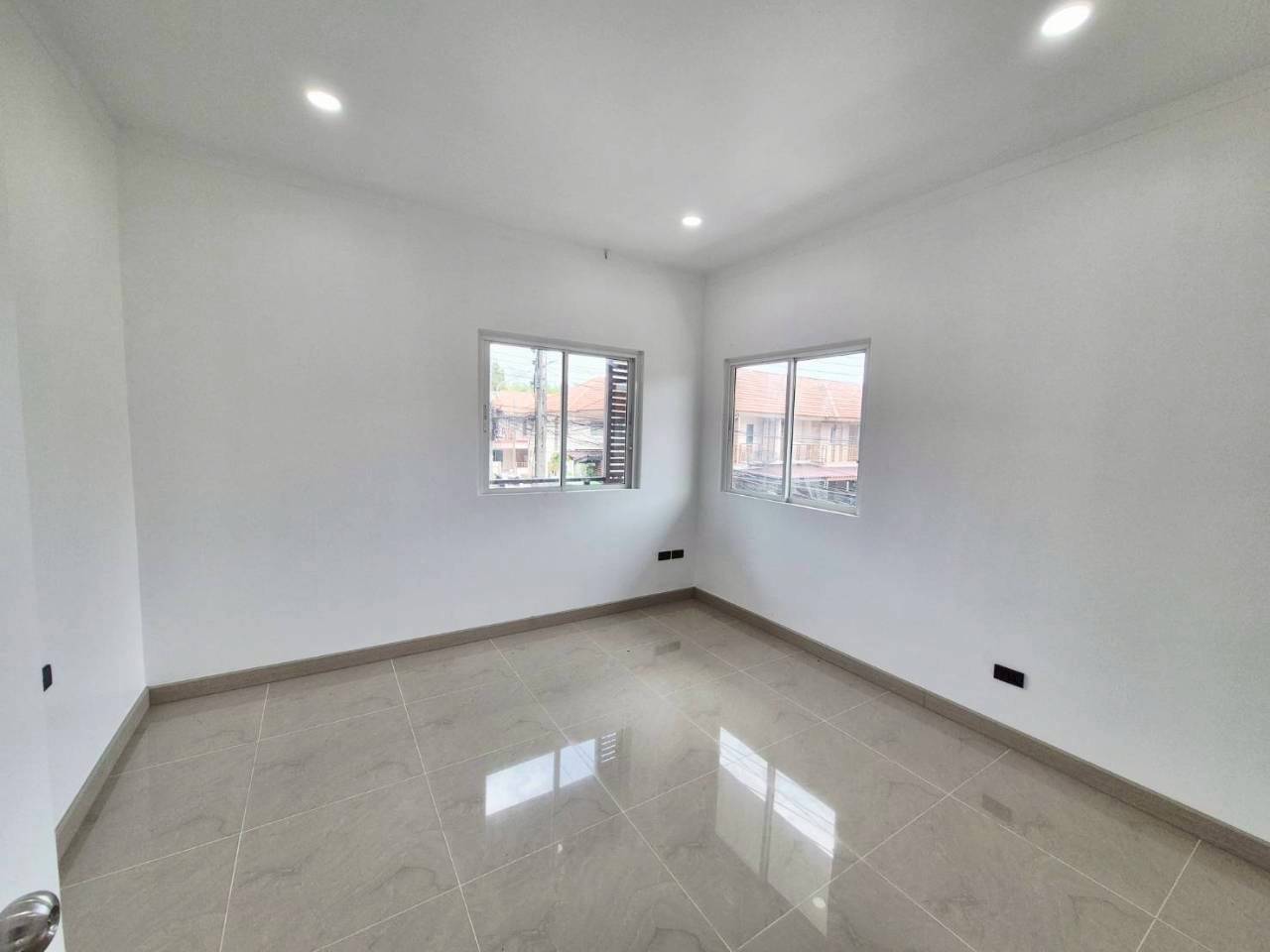 ไอลีฟทาวน์ 2 WR-04403 5