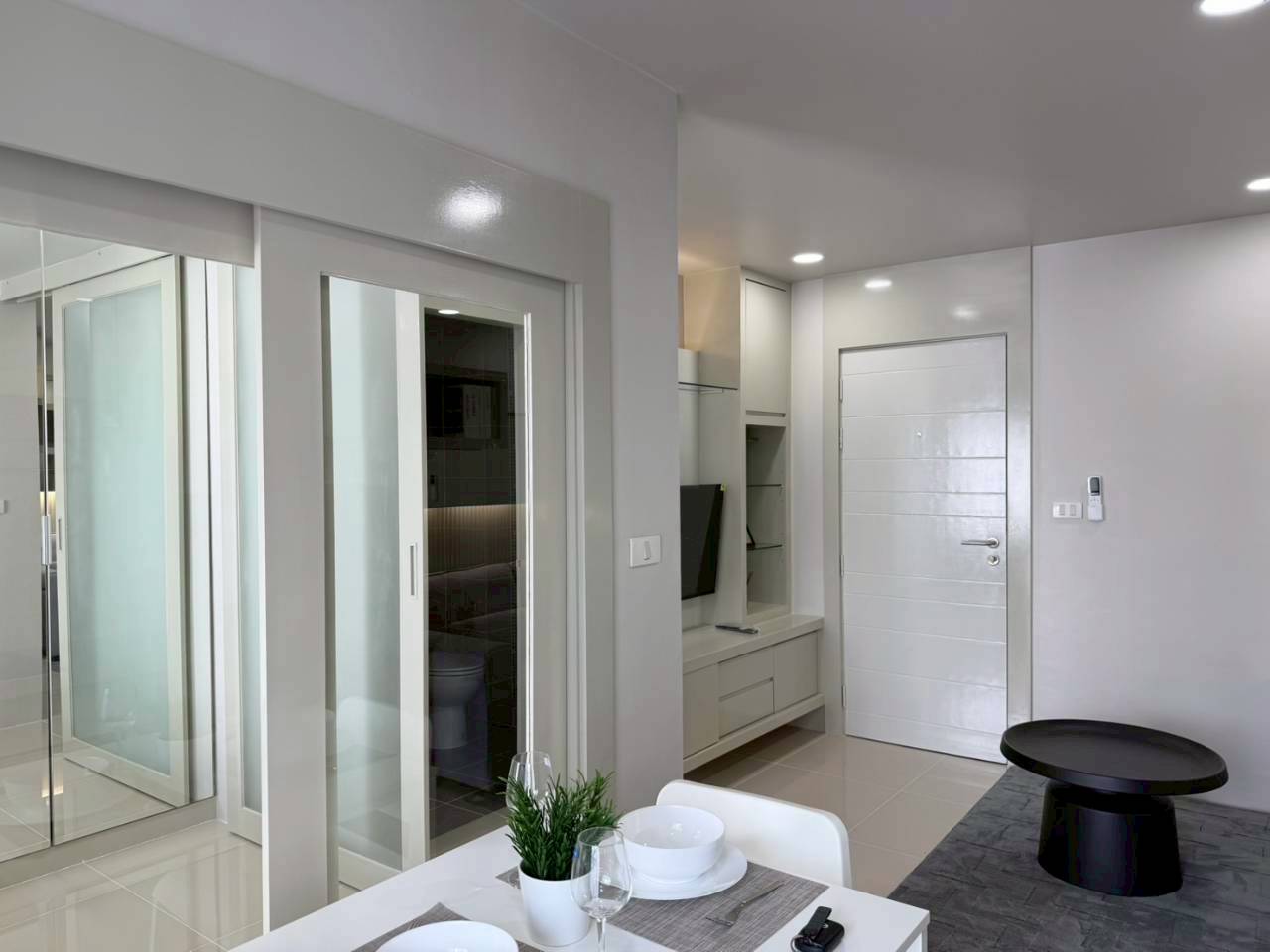 The Scene Condo WR-04414 6