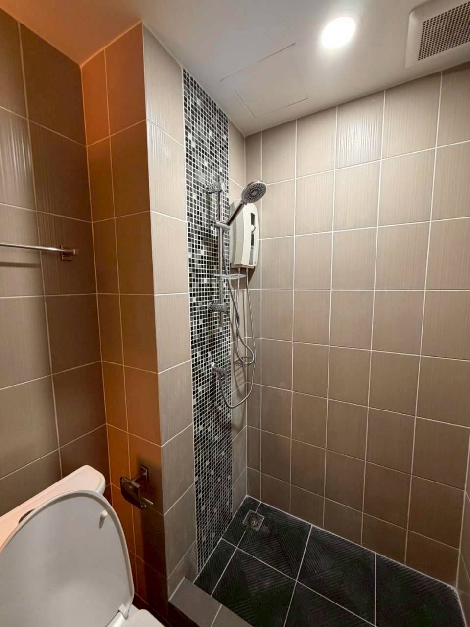 The Scene Condo WR-04454 12