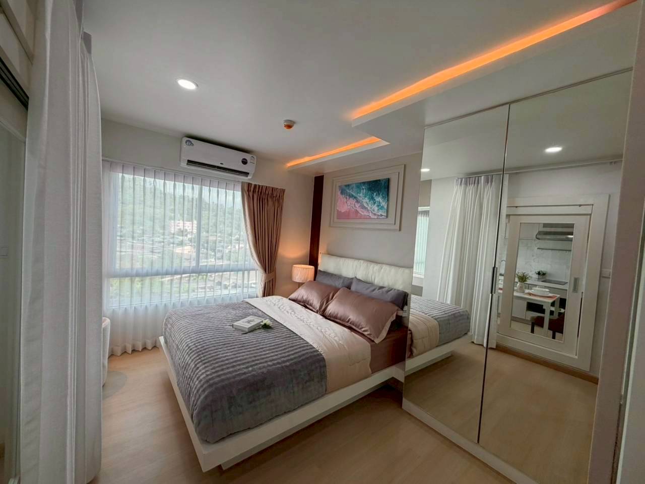 The Scene Condo WR-04454 2