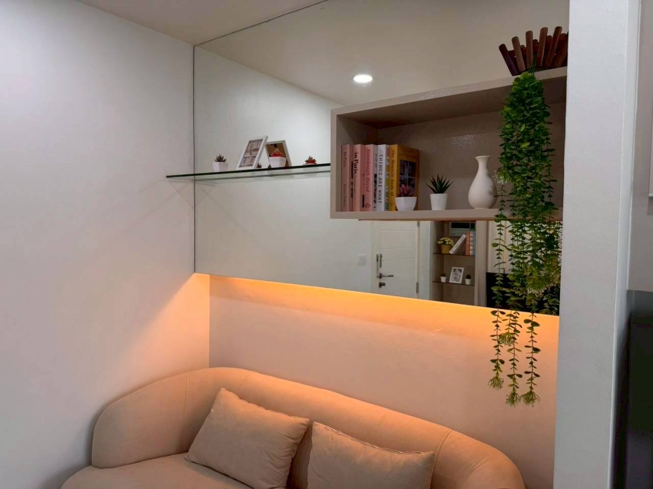 The Scene Condo WR-04454 4