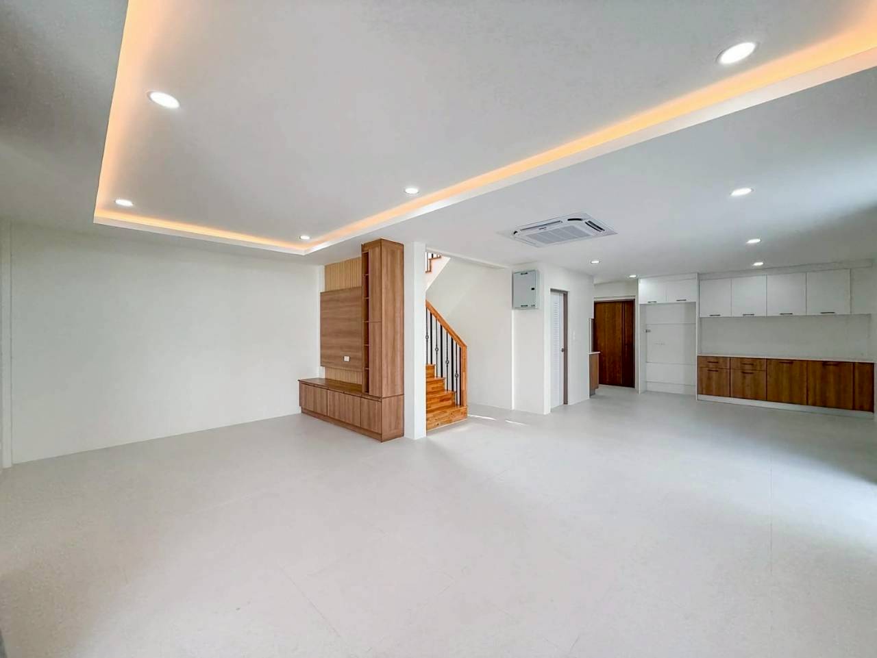 Land and House สีวลี WR-03332 4