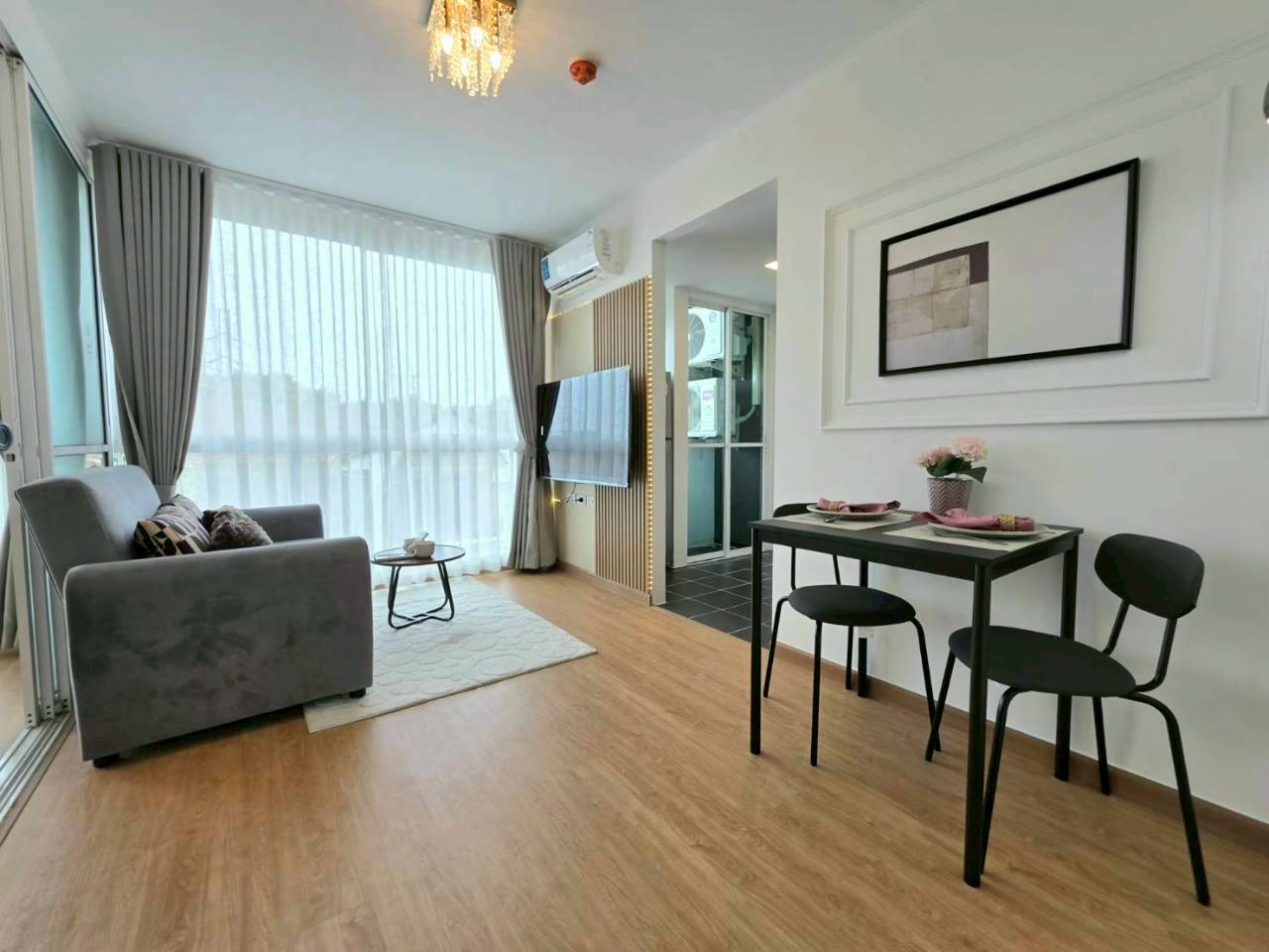 The Wide Condo WR-04468 4