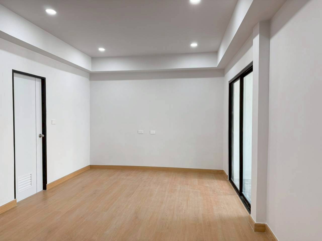 Land and House ปาริชาต WR-04474 3