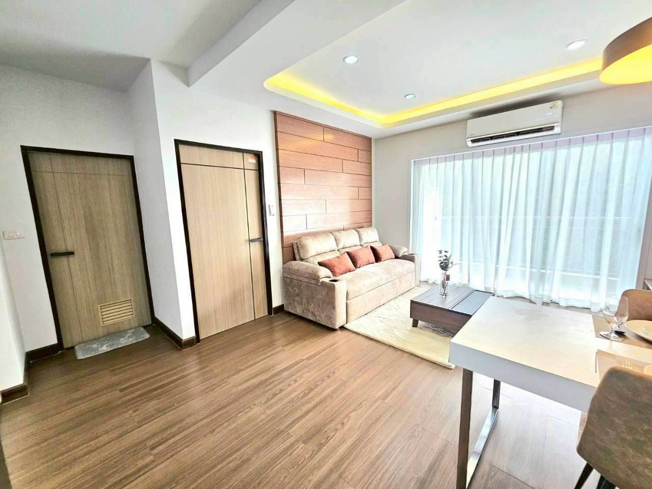 Phanason The Green Place Condominium WR-04478 3
