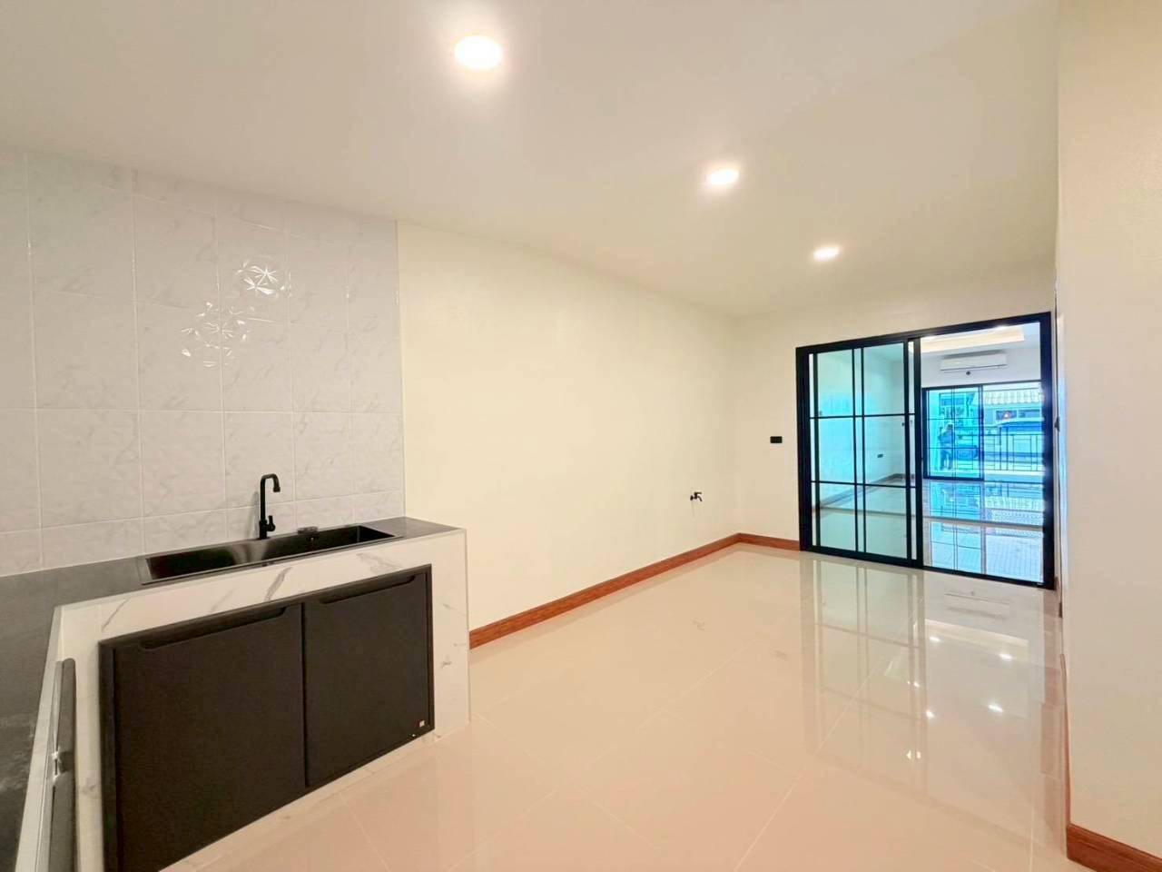 หมู่บ้านตะวันเพลส WR-04499 3