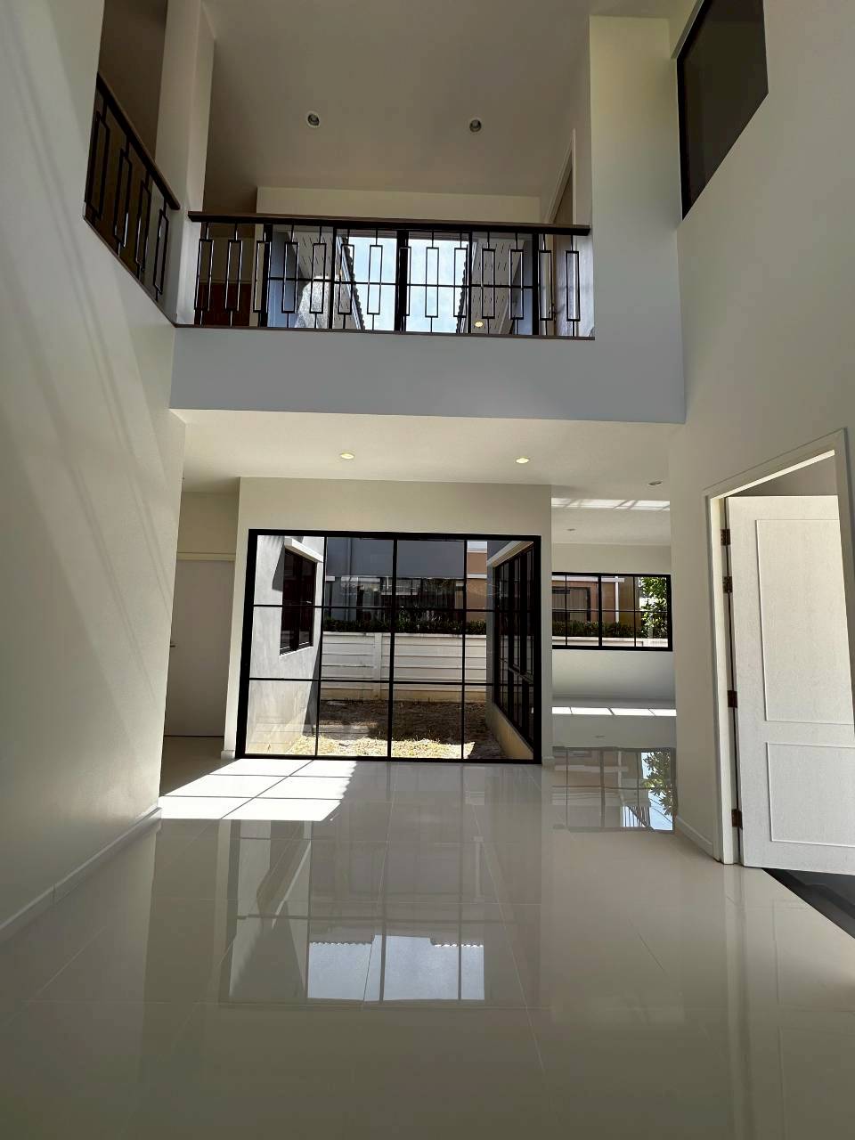 Crown Estate Koh Kaew WR-04501 2
