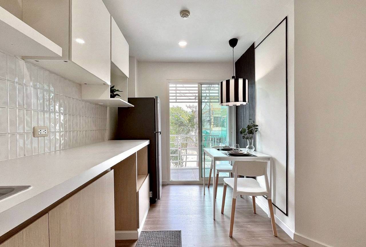 Plus Condo 1 WR-04531 11