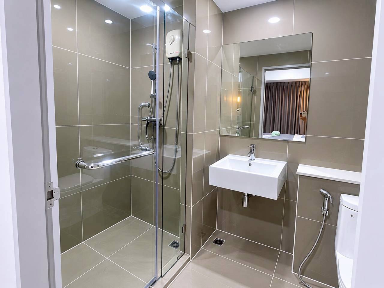 Centrio Condominium WR-04560 7