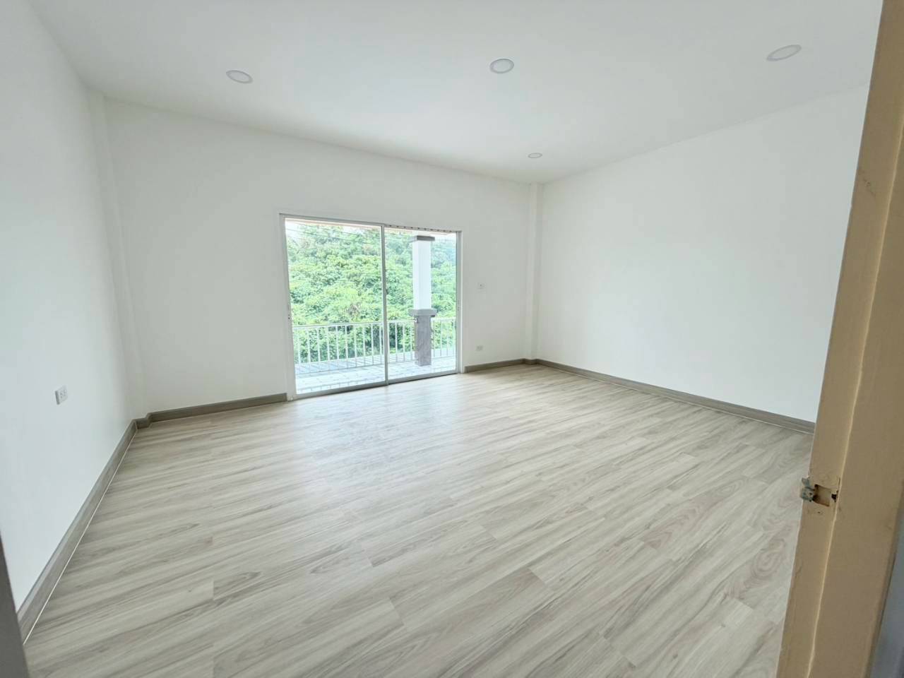 บ้านโซนเมืองทอง วิชิต WR-04564 4