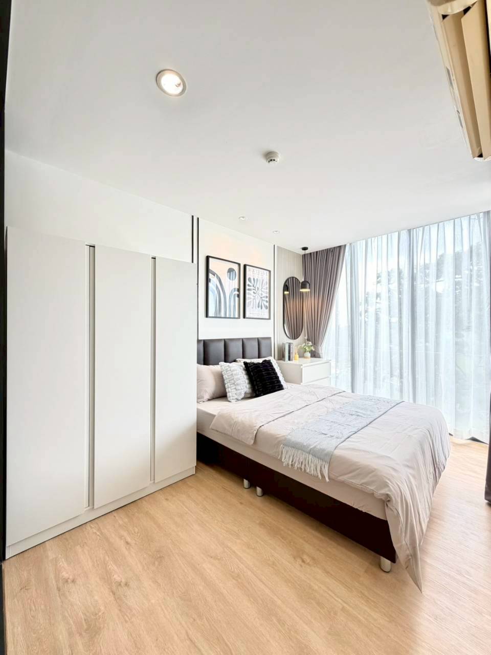 The Square Condominium WR-04579 5