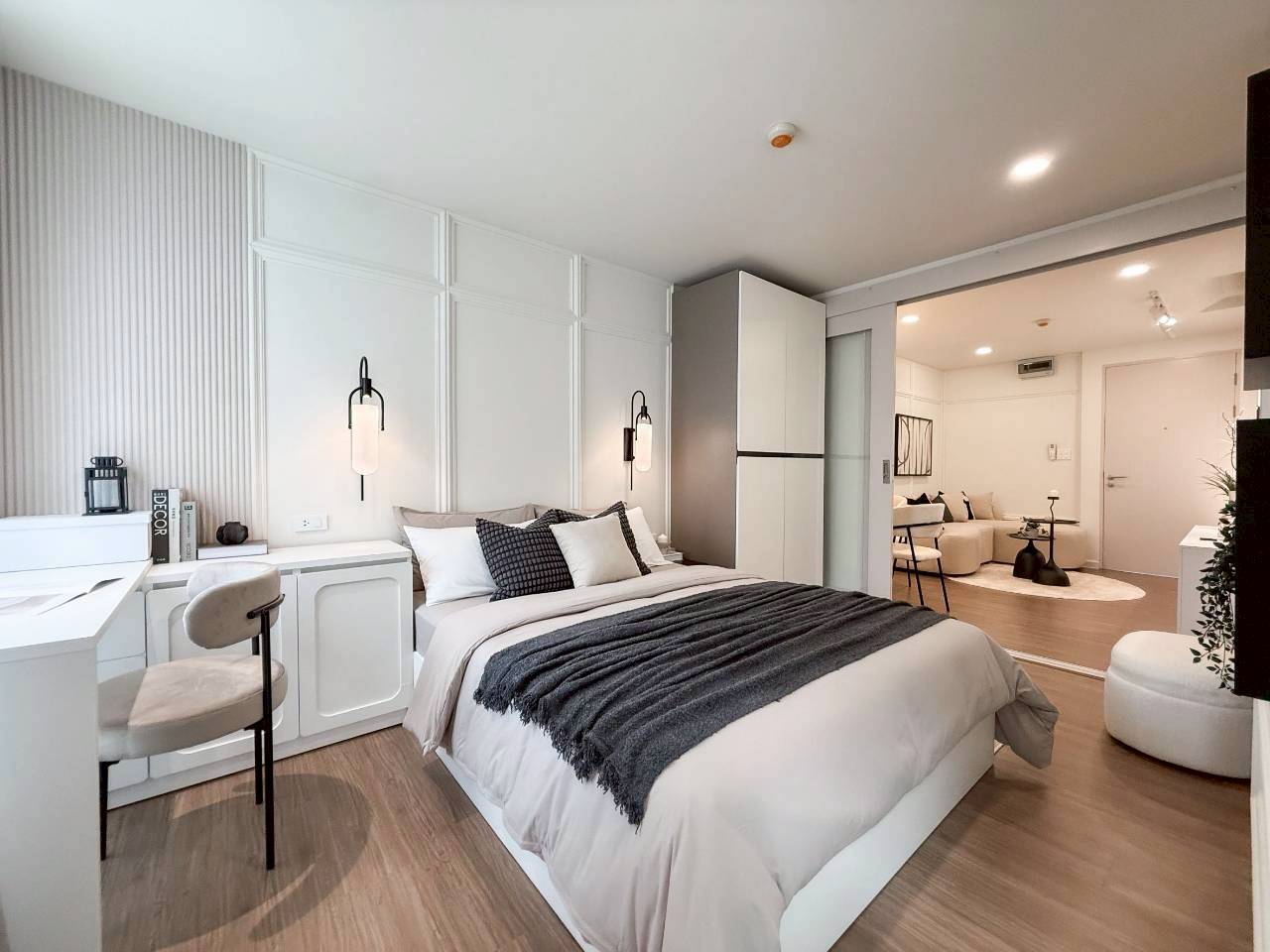 The Future Condo WR-04600 4