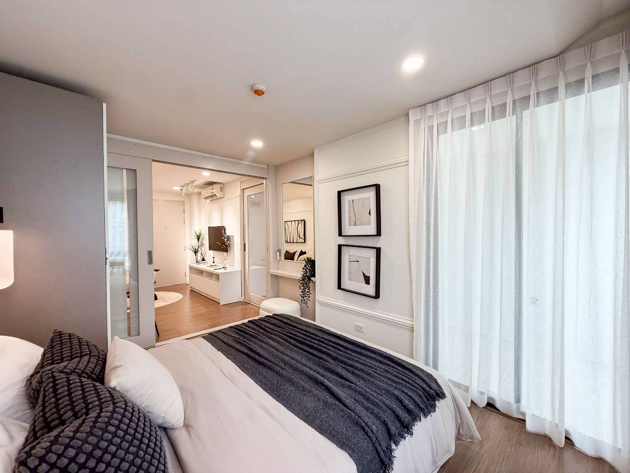 The Future Condo WR-04600 6