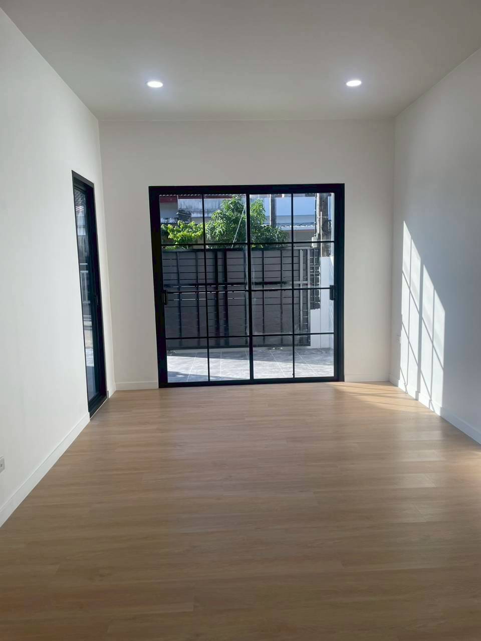 หมู่บ้านตะวันเพลส WR-04611 3