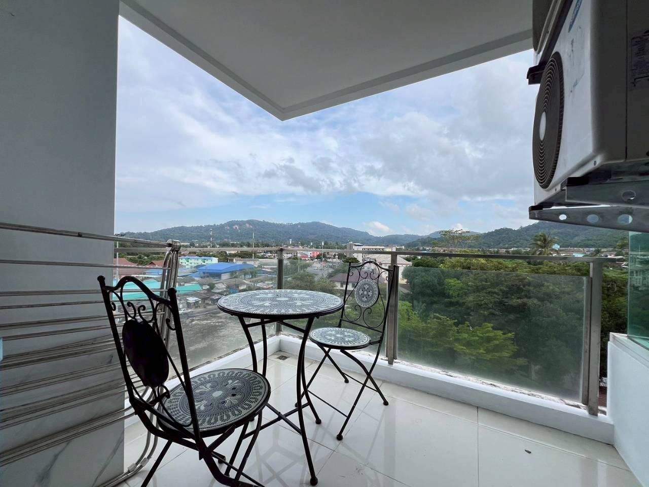 Plus 2 Condominium WR-04613 11