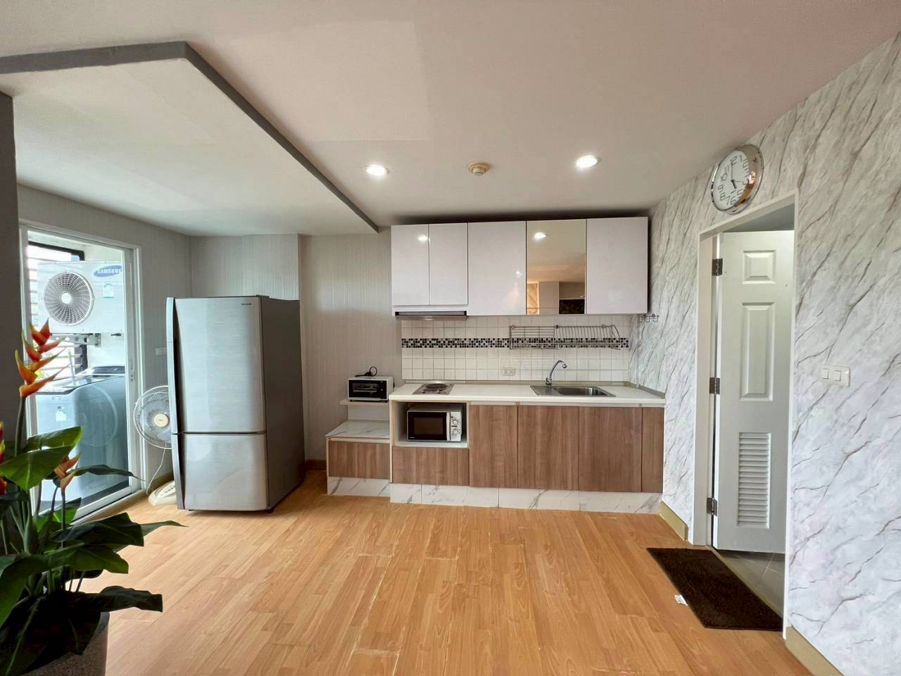 Plus 2 Condominium WR-04613 4