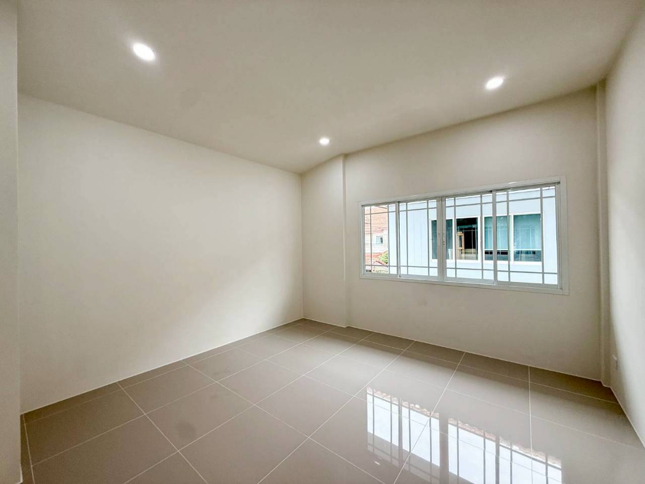 หมู่บ้านพนาสนธิ์ เรสซิเด้นท์ WR-04630 8