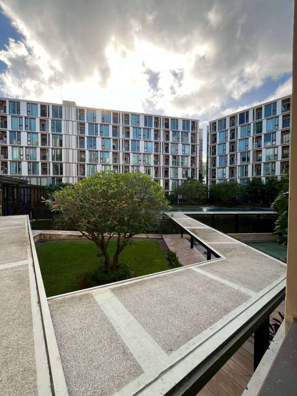 The Base Uptown WR-04632 8