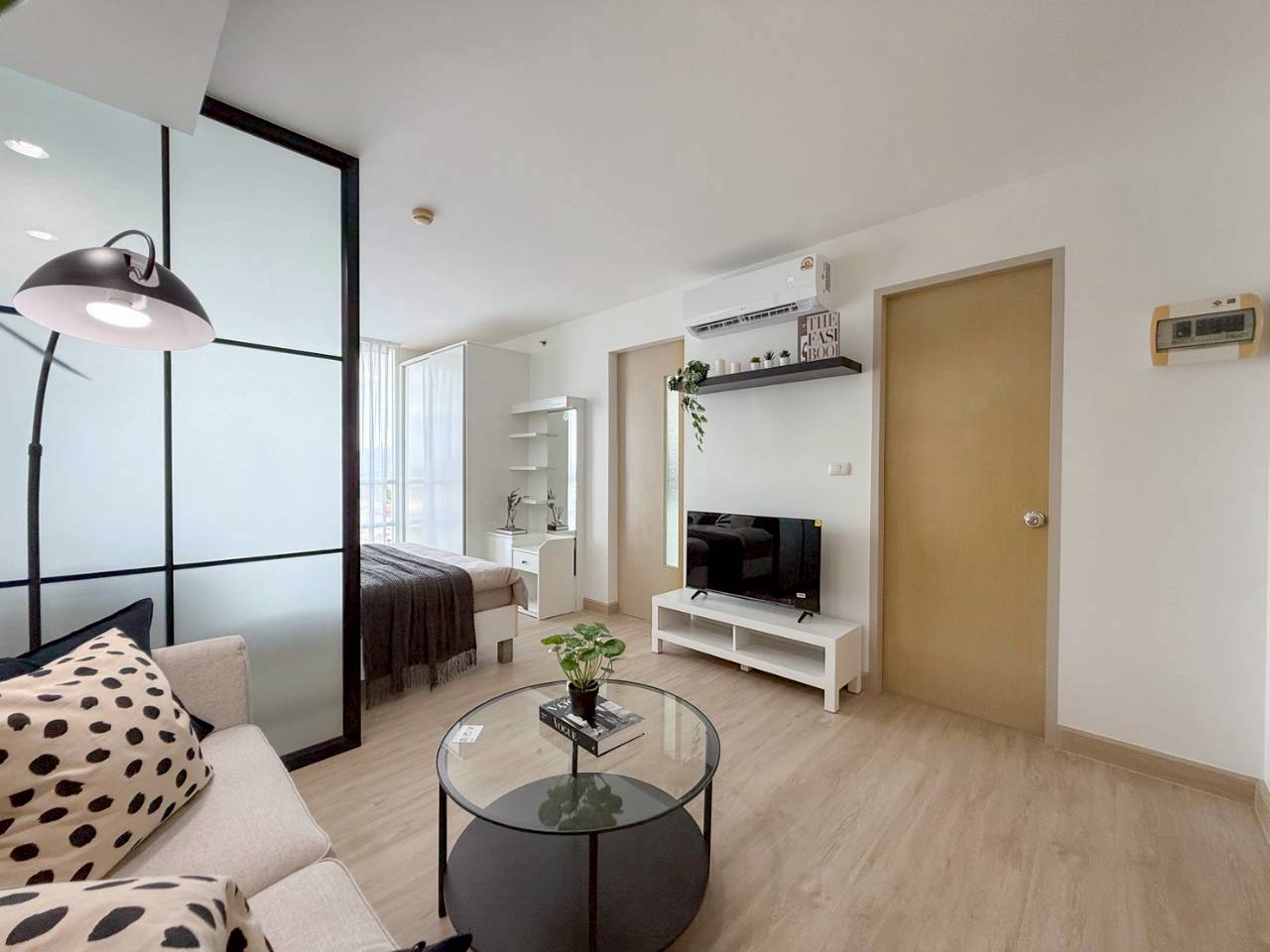 The Light Condominium WR-04635 4