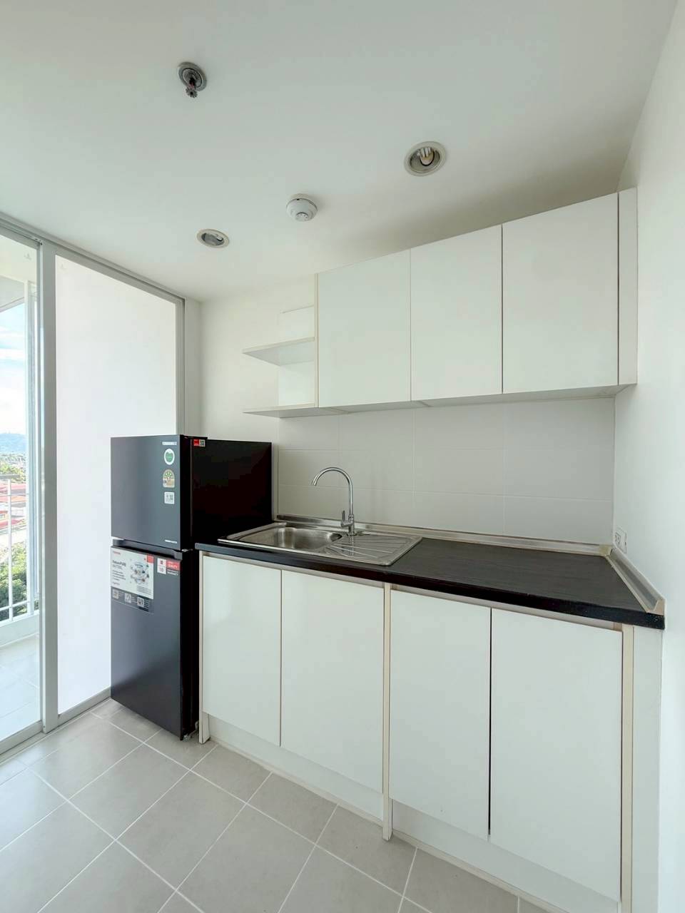 The Light Condominium WR-04635 8