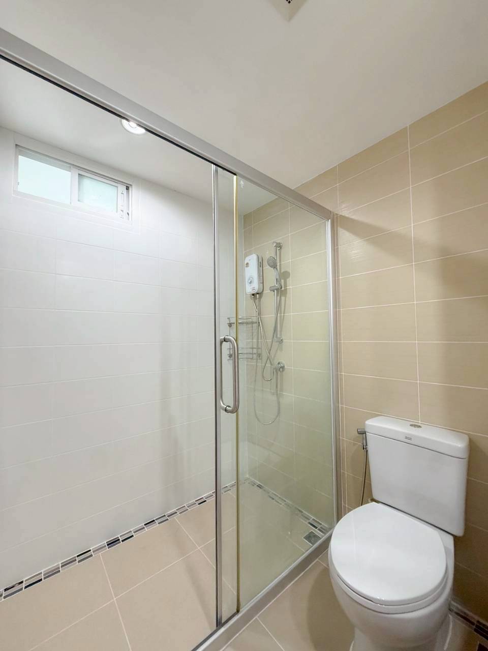The Light Condominium WR-04635 9
